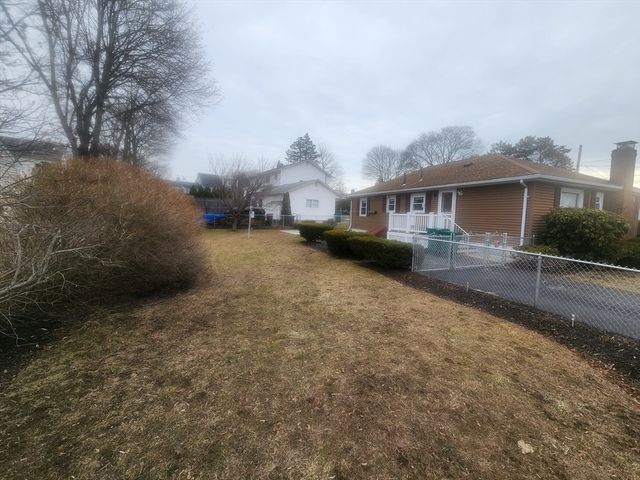 15 York Ter, Lynn, MA 01904