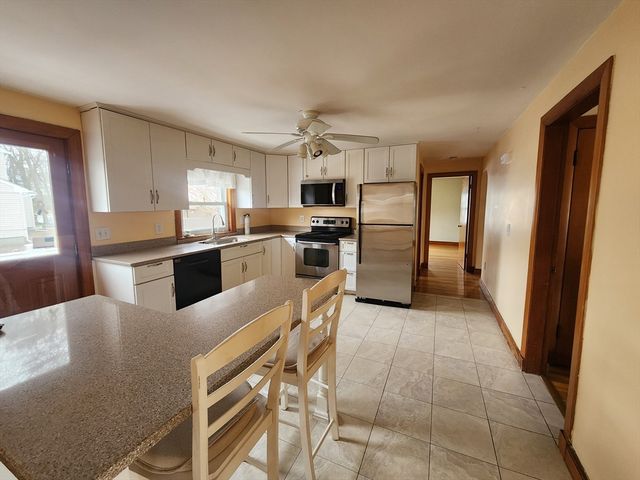 15 York Ter, Lynn, MA 01904