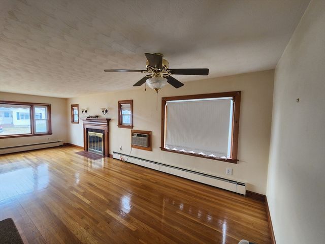 15 York Ter, Lynn, MA 01904