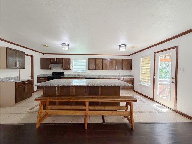 4707 Meadowthorn Court, Friendswood, TX 77546