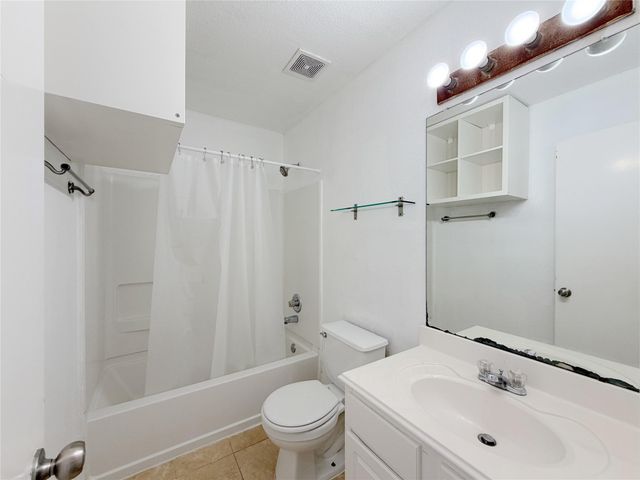 4707 Meadowthorn Court, Friendswood, TX 77546