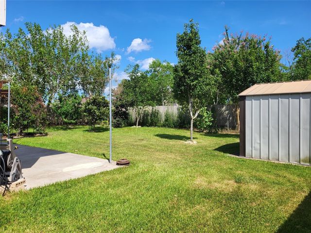4707 Meadowthorn Court, Friendswood, TX 77546