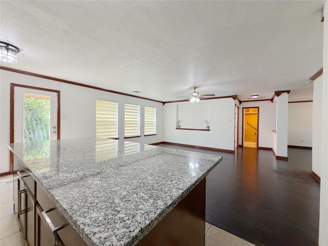 4707 Meadowthorn Court, Friendswood, TX 77546