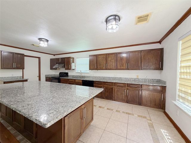 4707 Meadowthorn Court, Friendswood, TX 77546