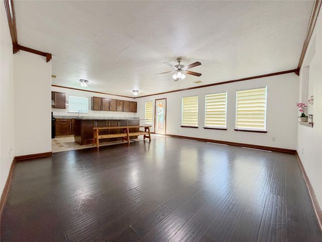 4707 Meadowthorn Court, Friendswood, TX 77546