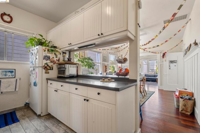 1032 Magnolia St, Oakland, CA 94607