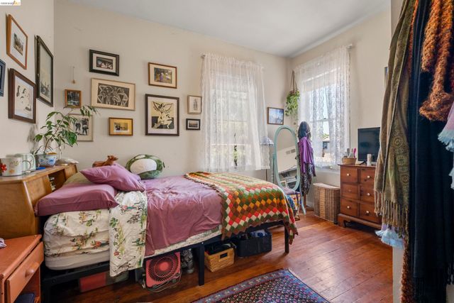 1032 Magnolia St, Oakland, CA 94607