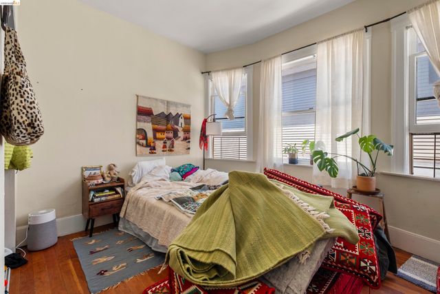 1032 Magnolia St, Oakland, CA 94607