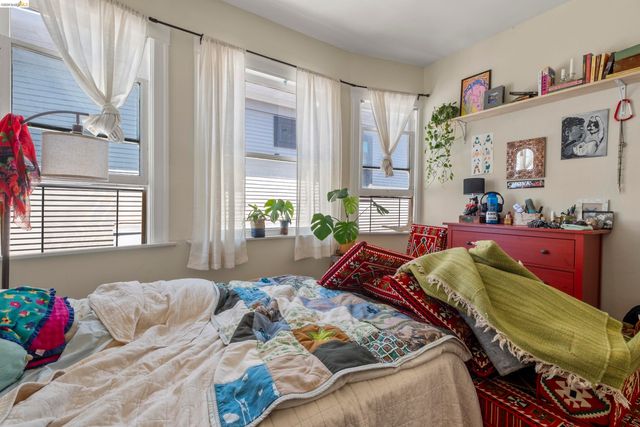 1032 Magnolia St, Oakland, CA 94607