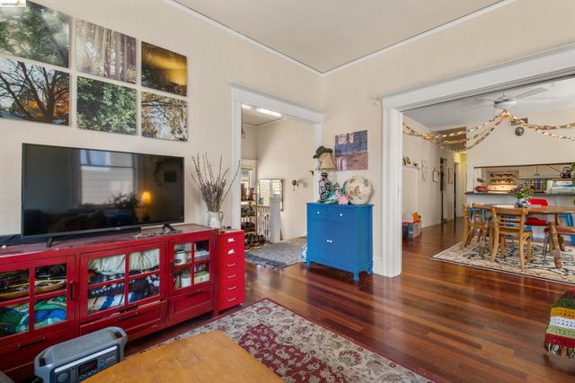 1032 Magnolia St, Oakland, CA 94607