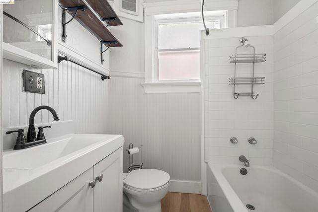 1032 Magnolia St, Oakland, CA 94607