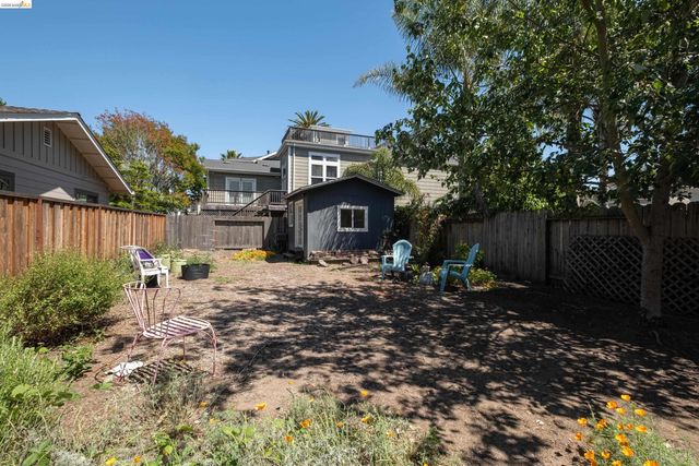 1032 Magnolia St, Oakland, CA 94607