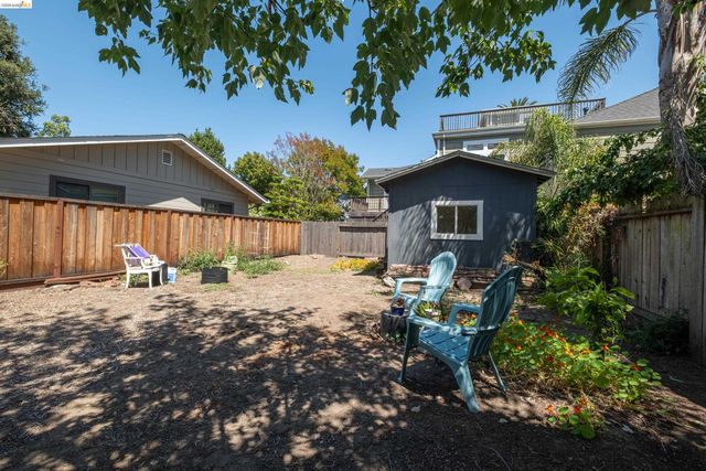 1032 Magnolia St, Oakland, CA 94607