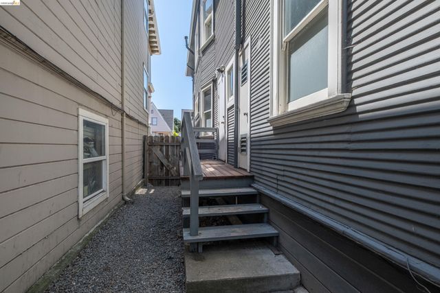 1032 Magnolia St, Oakland, CA 94607