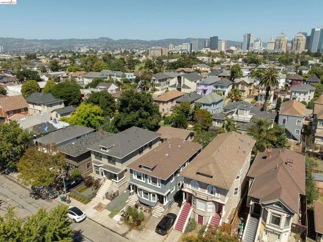 1032 Magnolia St, Oakland, CA 94607