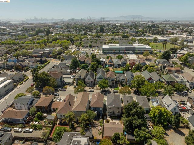 1032 Magnolia St, Oakland, CA 94607