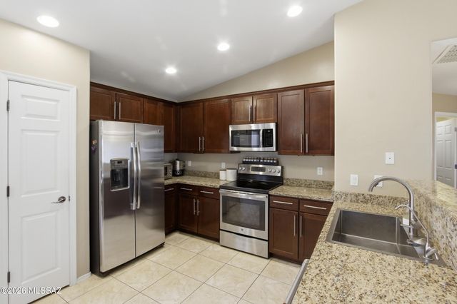 8246 S Camino Serpe, Tucson, AZ 85747