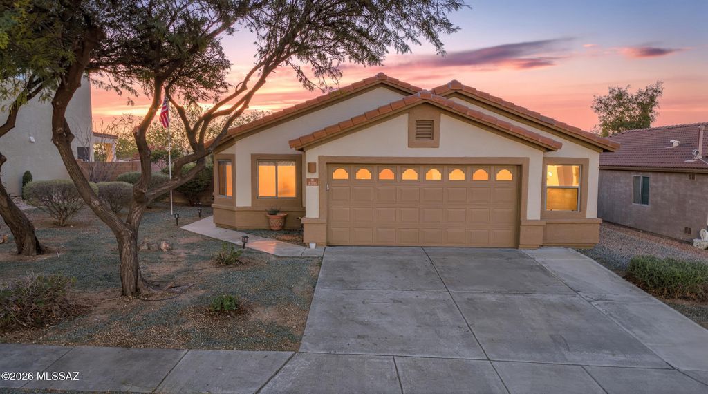 8246 S Camino Serpe, Tucson, AZ 85747