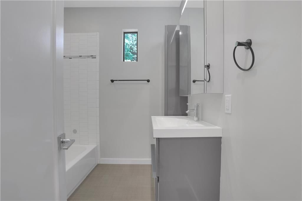 Image 24 of property listing at 948 Bruce Circle SE, Atlanta, GA 30316