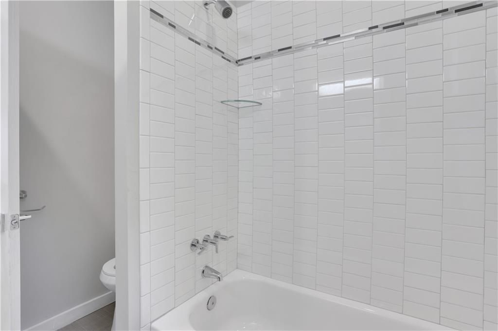 Image 25 of property listing at 948 Bruce Circle SE, Atlanta, GA 30316