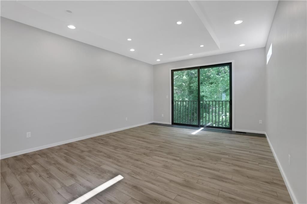 Image 29 of property listing at 948 Bruce Circle SE, Atlanta, GA 30316