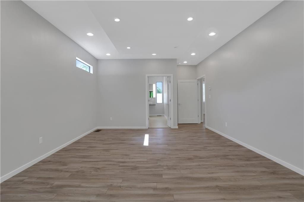 Image 30 of property listing at 948 Bruce Circle SE, Atlanta, GA 30316