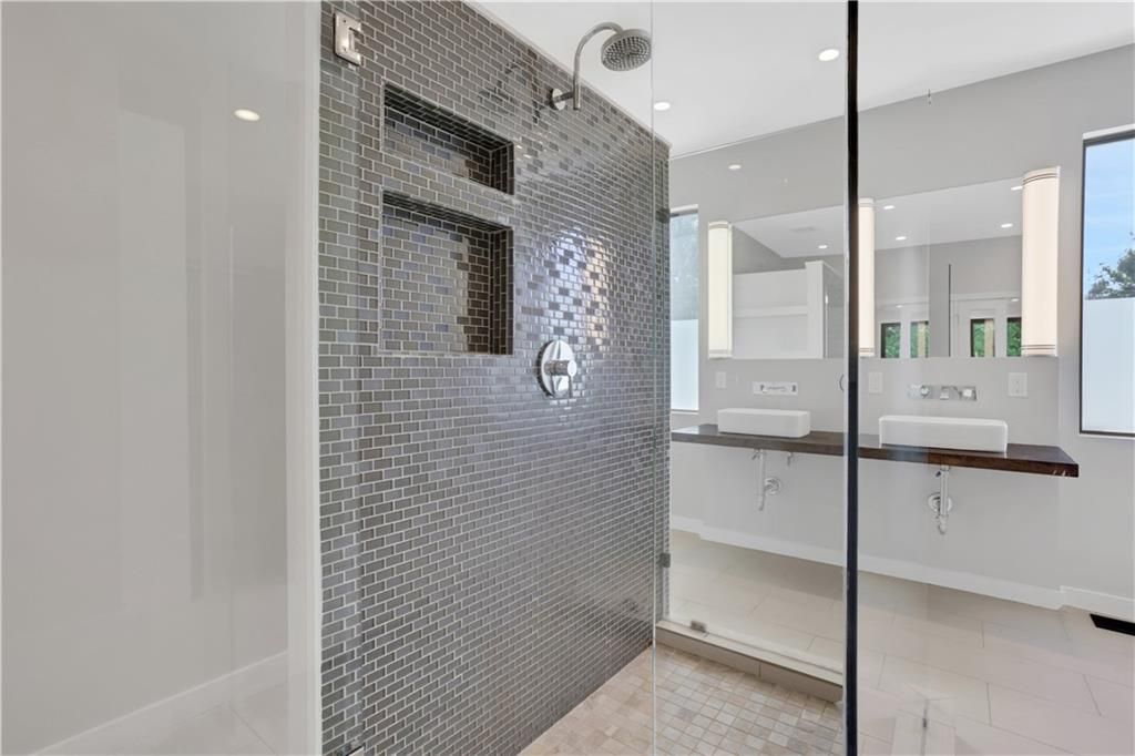 Image 34 of property listing at 948 Bruce Circle SE, Atlanta, GA 30316