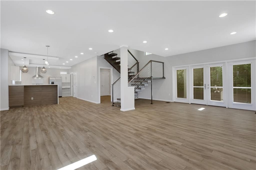 Image 7 of property listing at 948 Bruce Circle SE, Atlanta, GA 30316