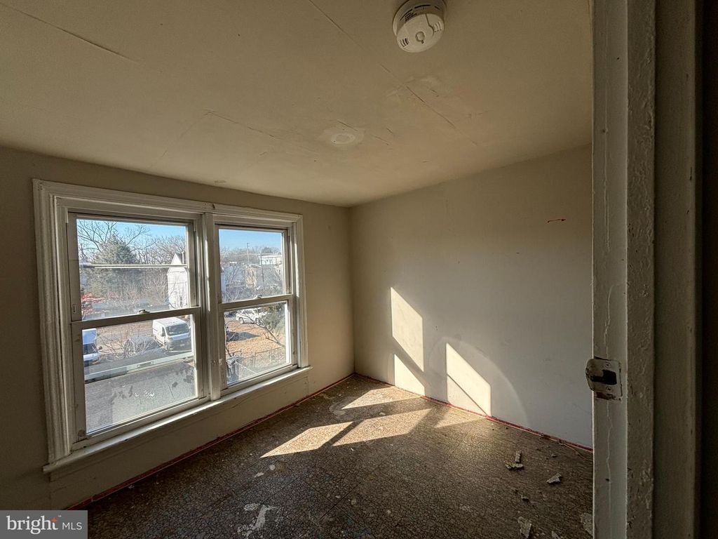 216 CUMBERLAND ST, Gloucester City, NJ 08030
