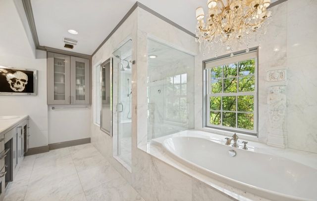 82 Woodley Road, Winnetka, IL 60093