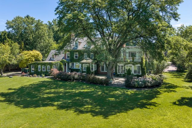 82 Woodley Road, Winnetka, IL 60093