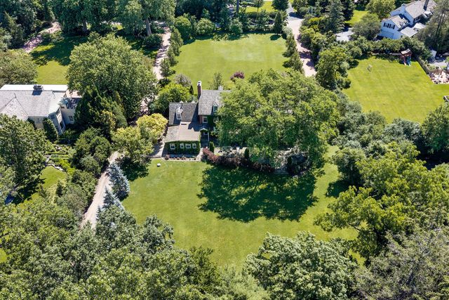 82 Woodley Road, Winnetka, IL 60093