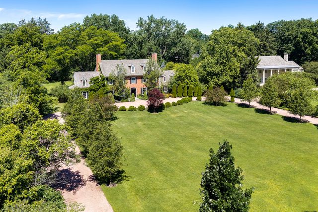 82 Woodley Road, Winnetka, IL 60093