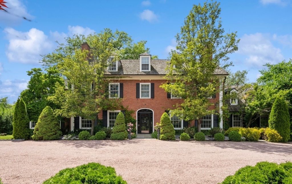 82 Woodley Road, Winnetka, IL 60093