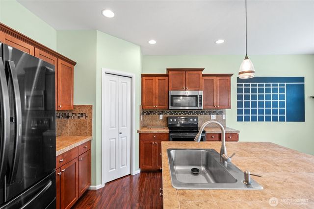2480 Charter Lane SW, Olympia, WA 98512