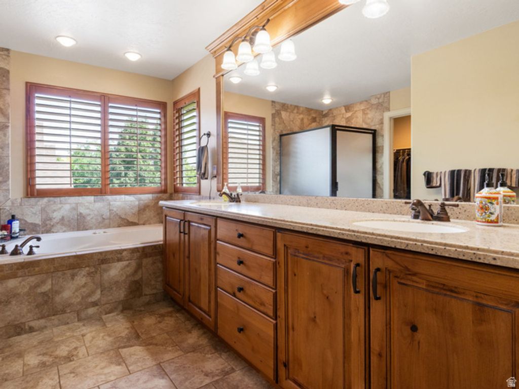 10403 S WALNUT CANYON LN, South Jordan, UT 84009 — photo 3