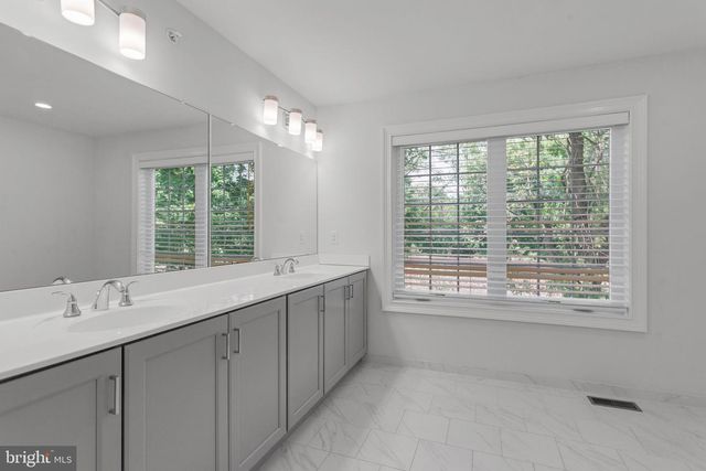 17 GREY CT, Berwyn, PA 19312