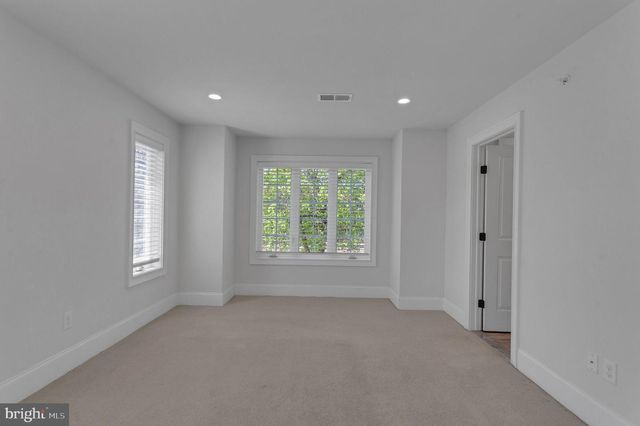 17 GREY CT, Berwyn, PA 19312