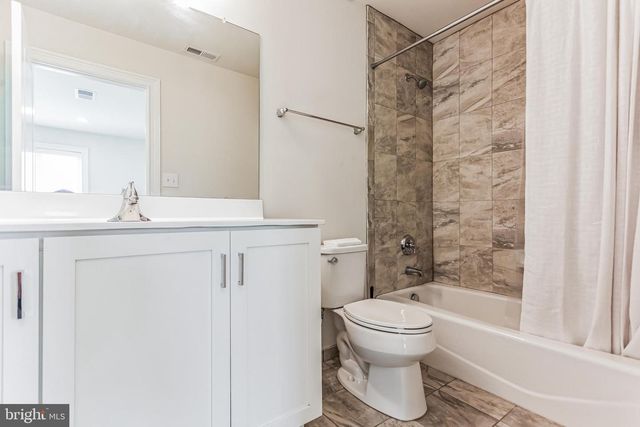 17 GREY CT, Berwyn, PA 19312