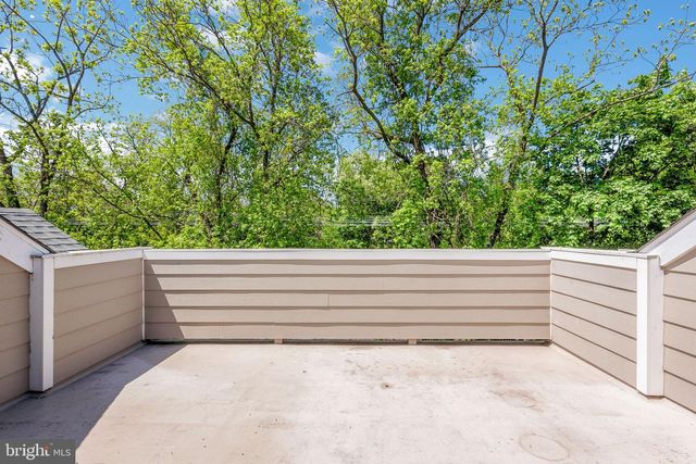 17 GREY CT, Berwyn, PA 19312