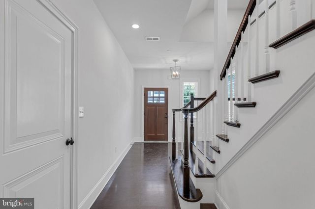 17 GREY CT, Berwyn, PA 19312