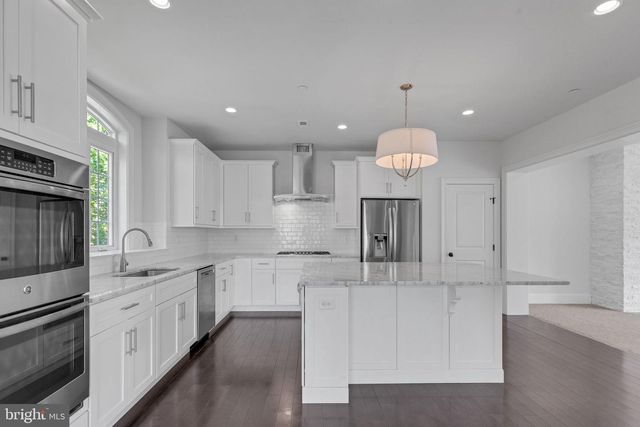 17 GREY CT, Berwyn, PA 19312
