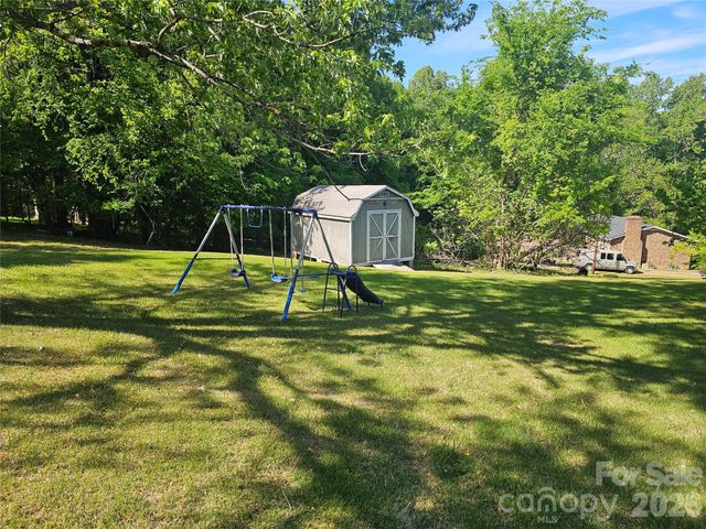 1417 Wiley Lewis Road, Greensboro, NC 27406