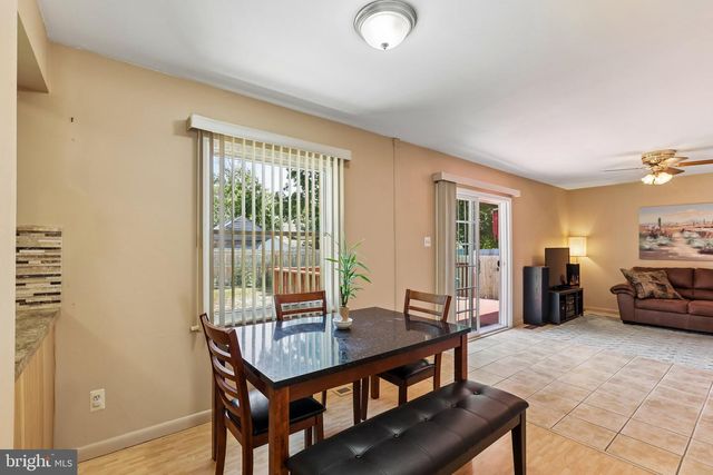 92 HOLLYBROOK DR, Tuckerton, NJ 08087