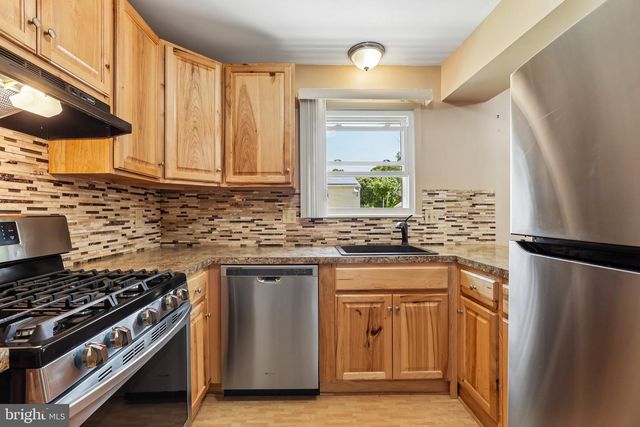 92 HOLLYBROOK DR, Tuckerton, NJ 08087