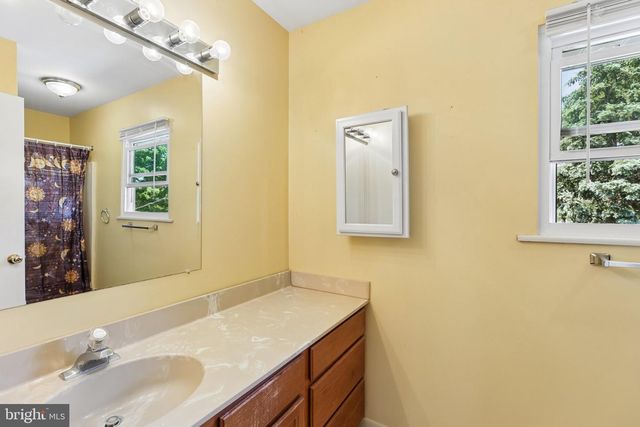 92 HOLLYBROOK DR, Tuckerton, NJ 08087