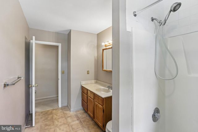 92 HOLLYBROOK DR, Tuckerton, NJ 08087