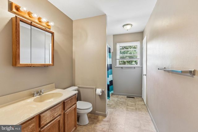 92 HOLLYBROOK DR, Tuckerton, NJ 08087