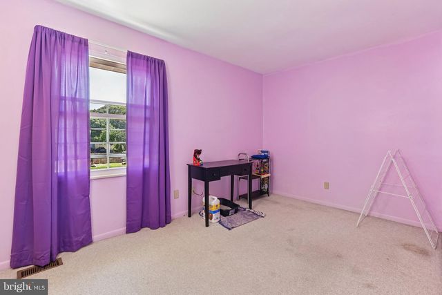 92 HOLLYBROOK DR, Tuckerton, NJ 08087