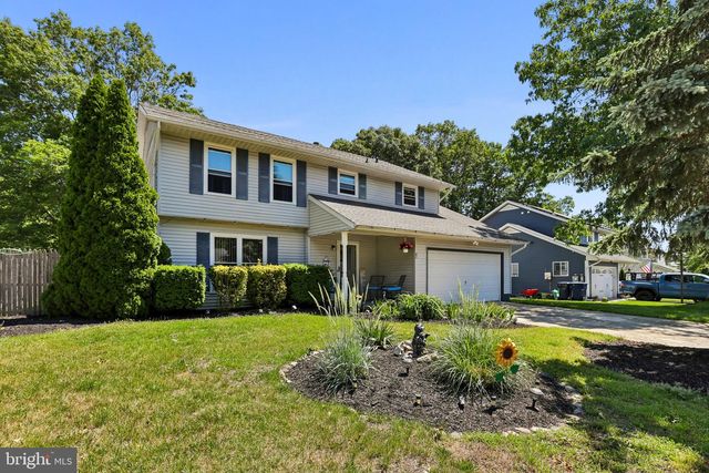 92 HOLLYBROOK DR, Tuckerton, NJ 08087